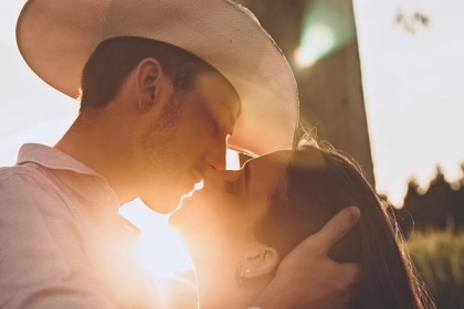 【ヤリチンが教える】男が「たくさんヤりたい」と思う悩殺キス